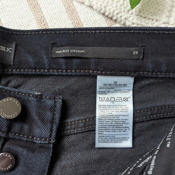 Banana Republic | 28 | High Rise Straight | Dark Wash Denim - Picture 10 of 11